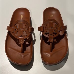 Tory Burch Cloud Thong Sandal size 9 1/2. Never worn no box 
Color Miele